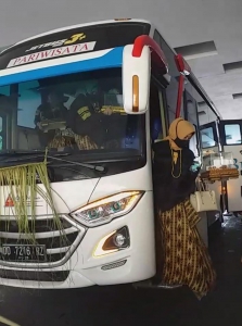 Bus pengantin els queen