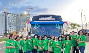 Bus pariwisata makassar